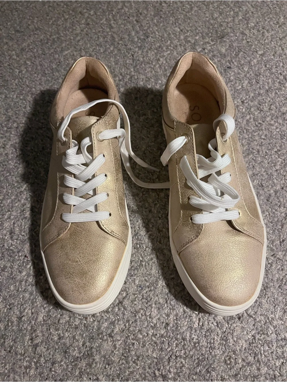 Leather flocking outside Gold Women's Low-Top Lace-Up Sneakers from Soul N.
